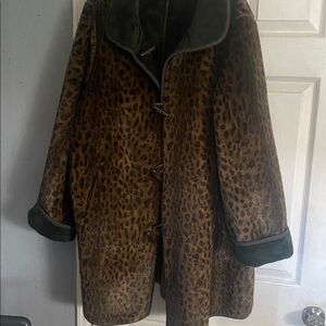 Dennis Basso Green Coat with reversible Leopard Print pockets  see pictures